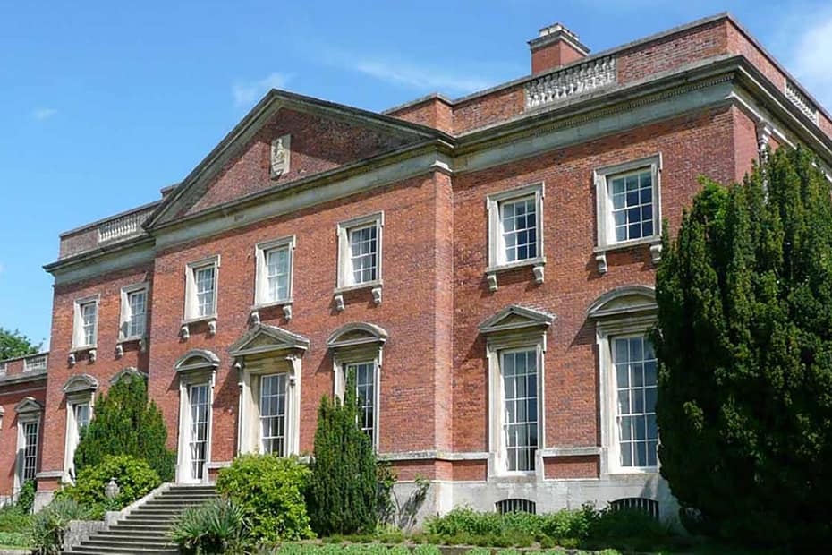 Kelmarsh Hall Weddings by Select Mobile Disco & DJ Hire