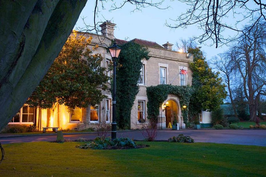 Woodland Manor Hotel Weddings by Select Mobile Disco & DJ Hire