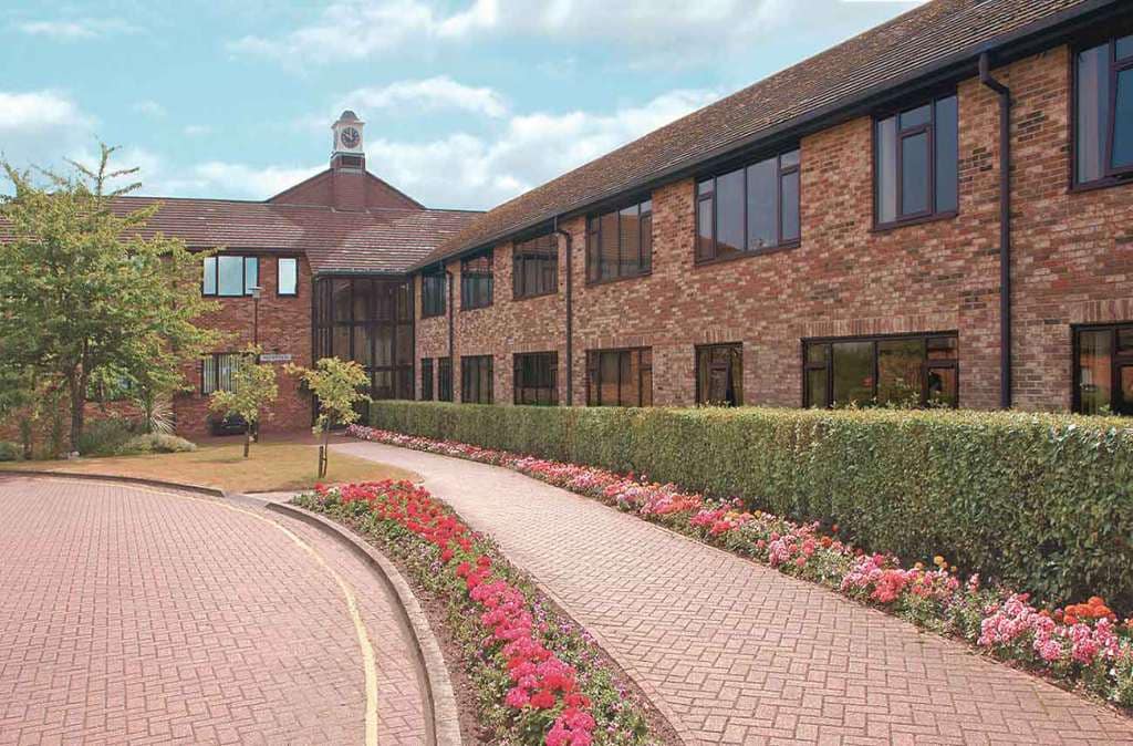 The Rufus Centre Wedding DJ Hire: Flitwick Booking Guide