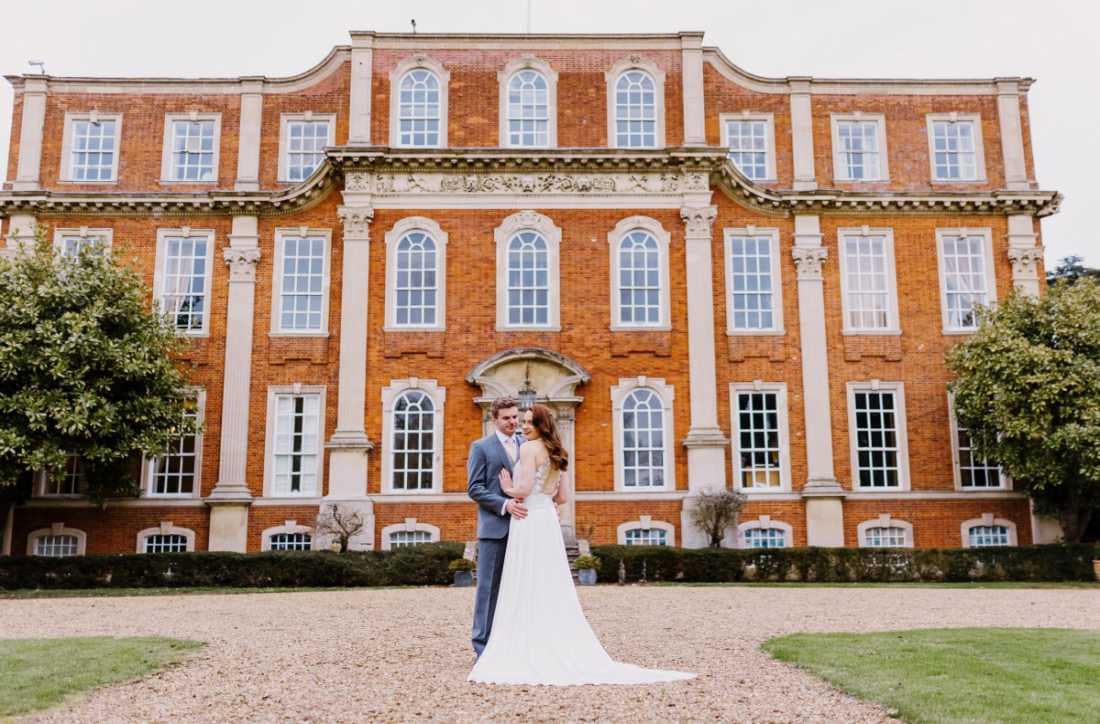 Chicheley Hall Wedding DJ Hire: Packages, Timeline and FAQs